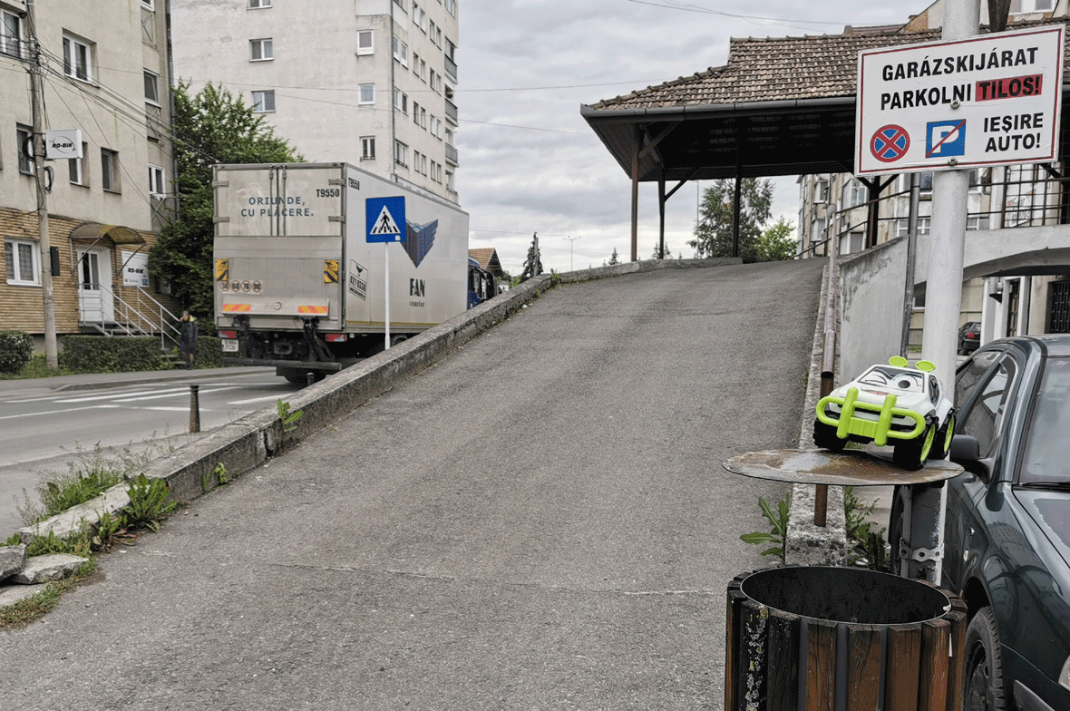 Tilosban hagyta autóját egy kiskorú