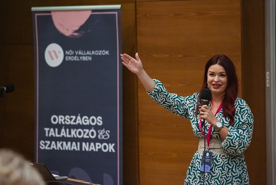 Helló, kicsike! Így igazítsd meg a koronád!