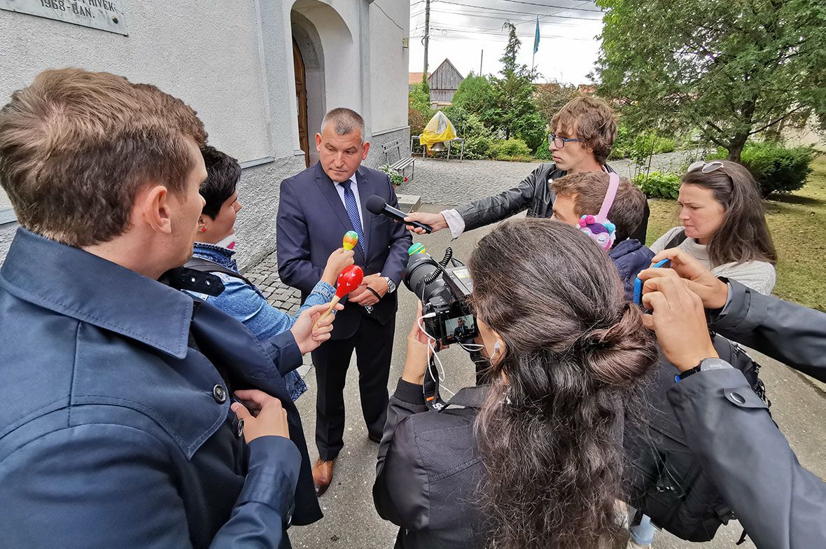 Ezért térdelt Csíksomlyón Gálfi (frissítve)