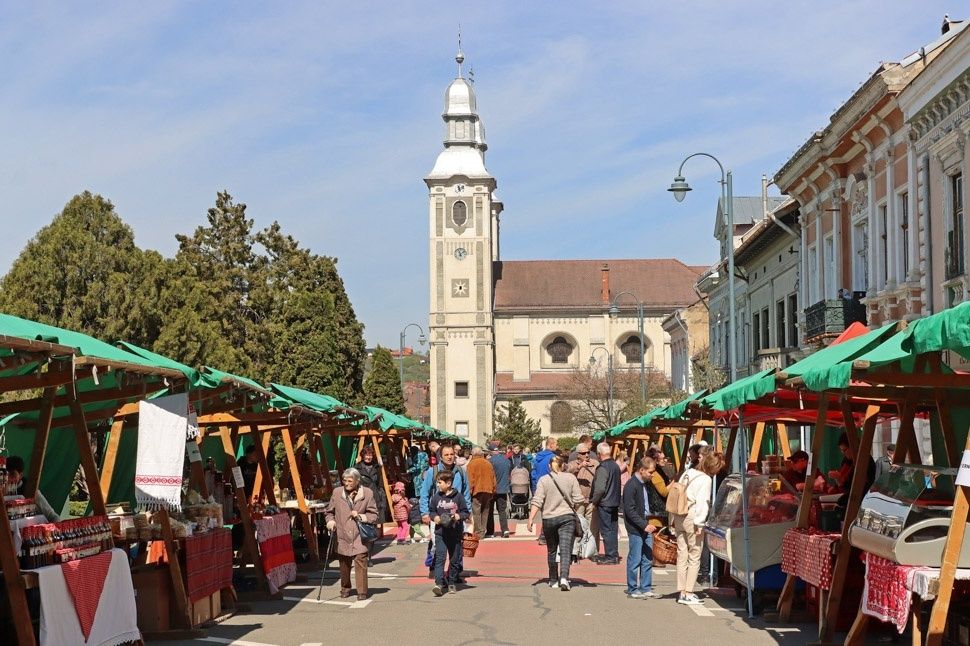 Kipakolják a portékát