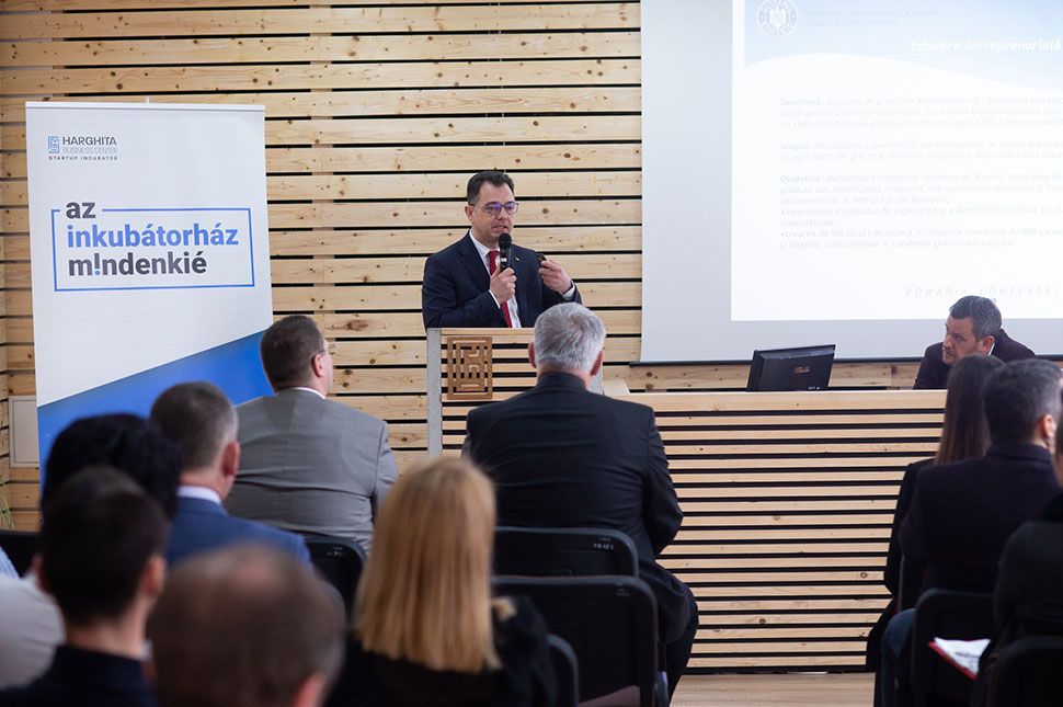 A miniszter, ha Udvarhelyre lép