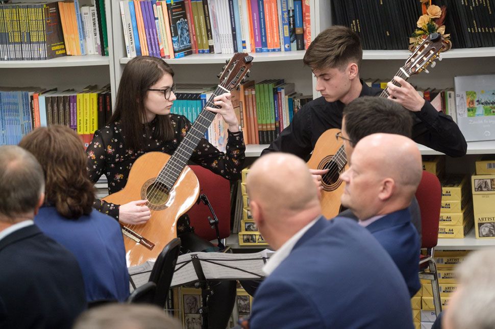 Hangolj a gitárfesztiválra!
