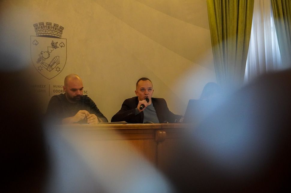 Mi rosszabb a két ünnep közötti tanácsülésnél?