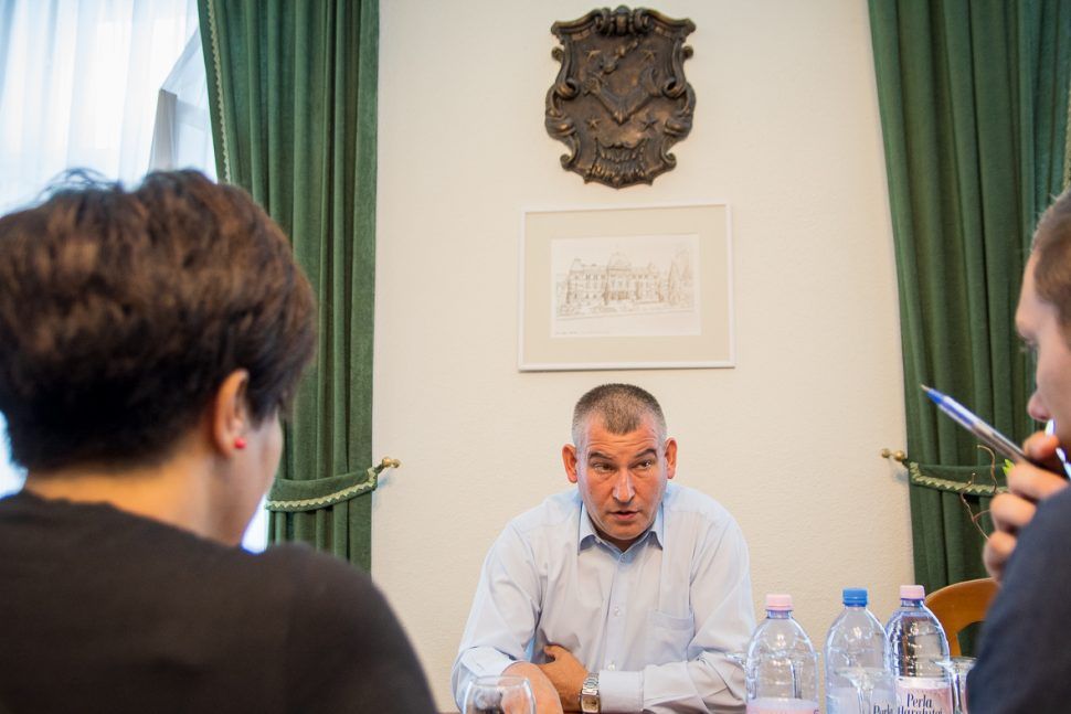 Nem teljesen az én vállamat nyomja, de én vagyok ennek a városnak a vezetője