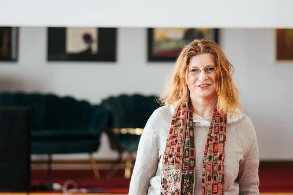 Szebeni Zsuzsa „Carola-szakértő” mutatja be Kolozsvár legendás múzsáját