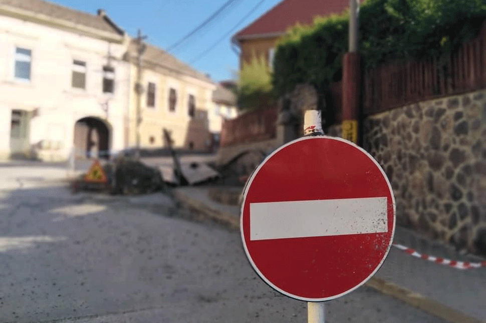 Három irányból zárva a Szentimre