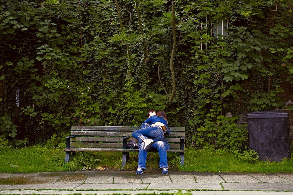 Elcsábította és kirabolta