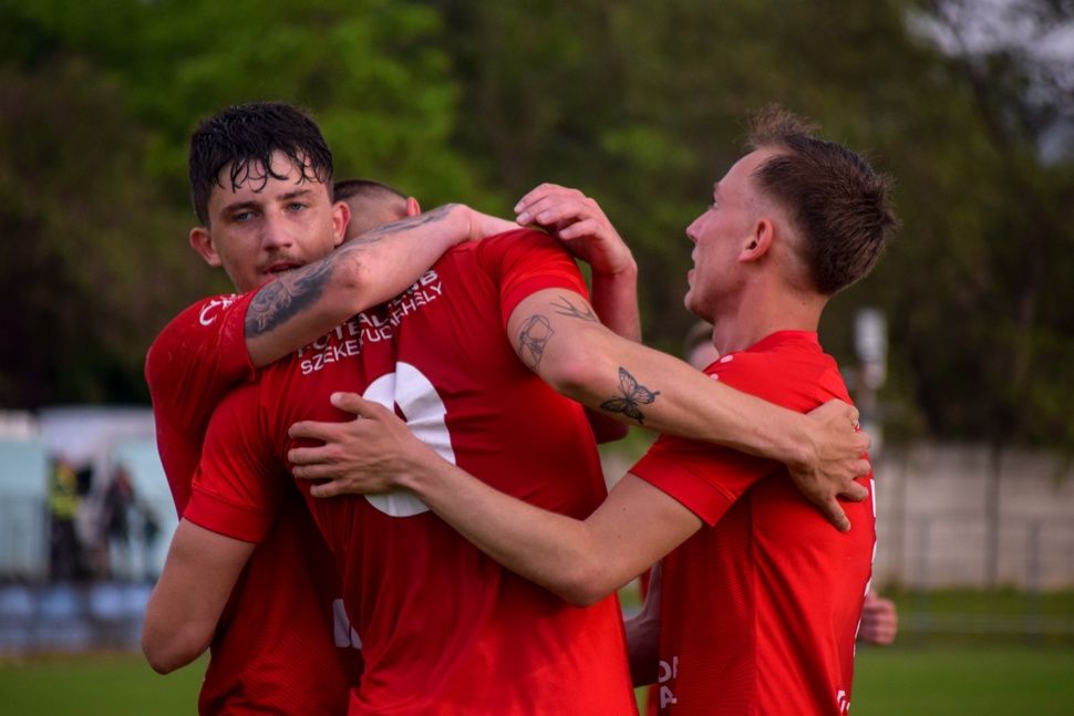 Félelmetes utolsó húsz perccel zárta a szezont az SZFC