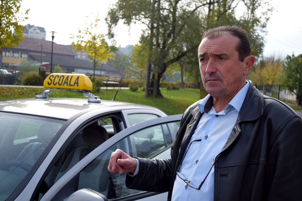 Az elméleti vizsgát még nem, az oktatást már engedélyezik