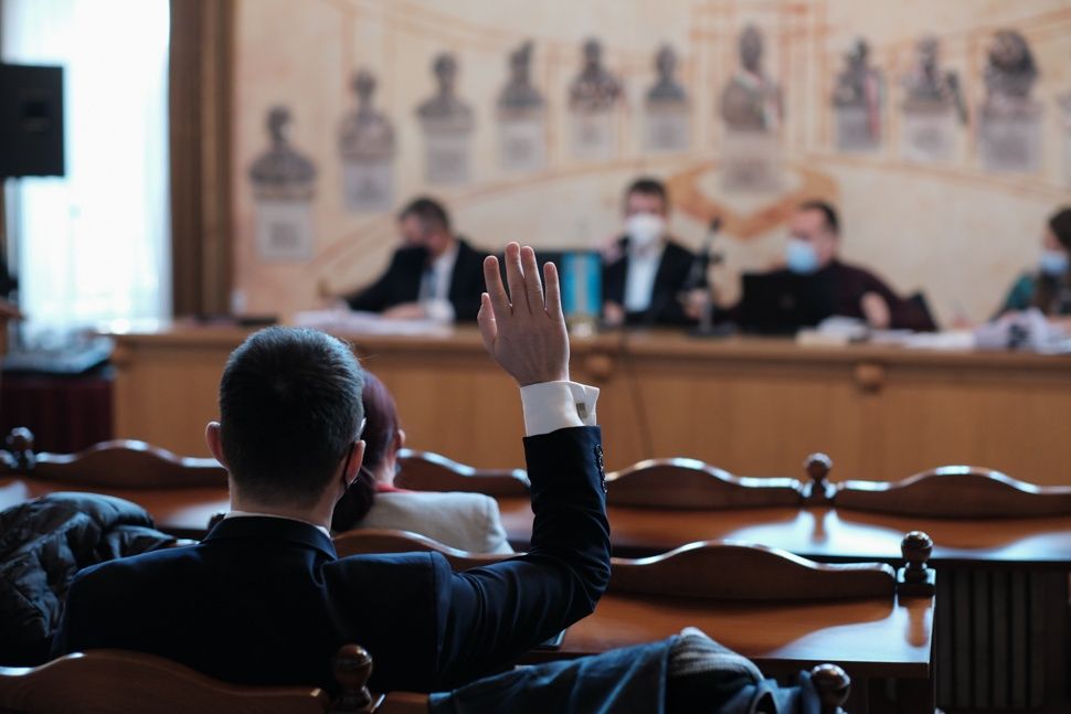 Közeleg a májusi tanácsülés