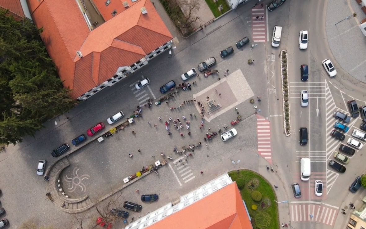 Így pörögtek a szoknyák a Patkóban