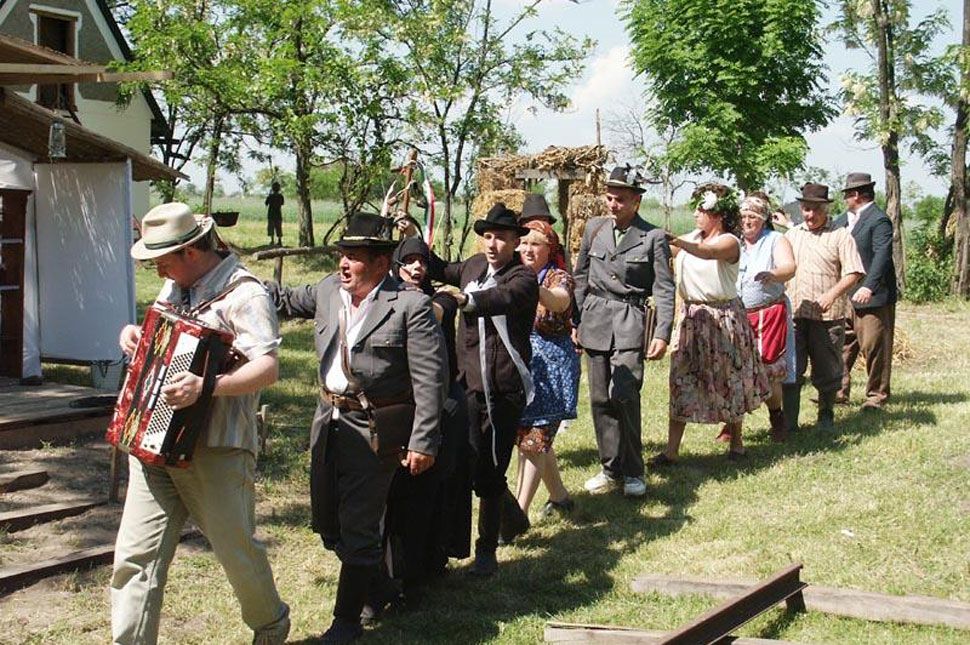 Tovább hajt a filmkaraván