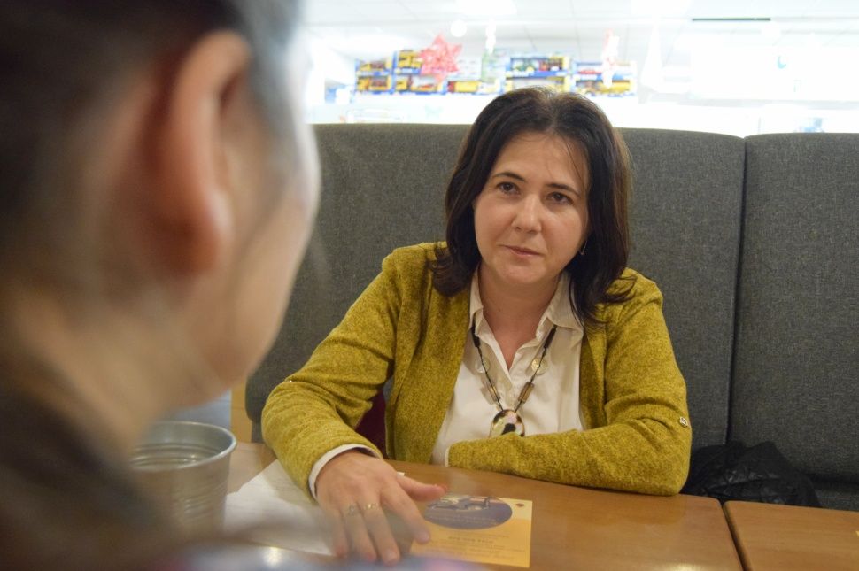 Emberi szó a magányos estéken