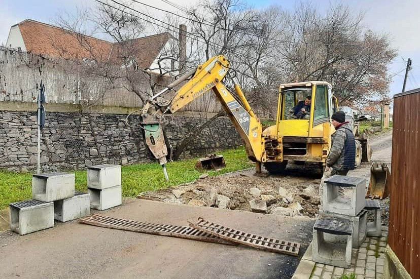 Lezárták az utat Udvarhely farcádi kijáratánál