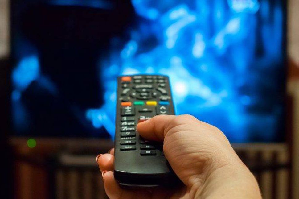 Ki mondta, hogy tévézéssel nem lehet tanulni?