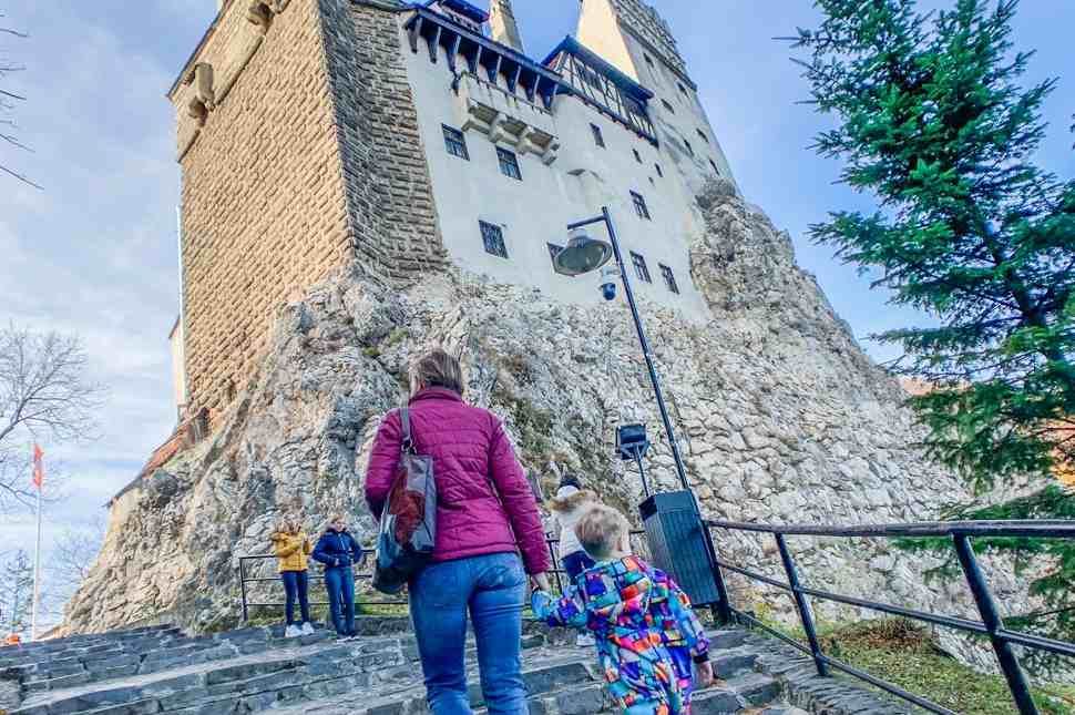 Alig jönnek, már mennek is el tőlünk a turisták