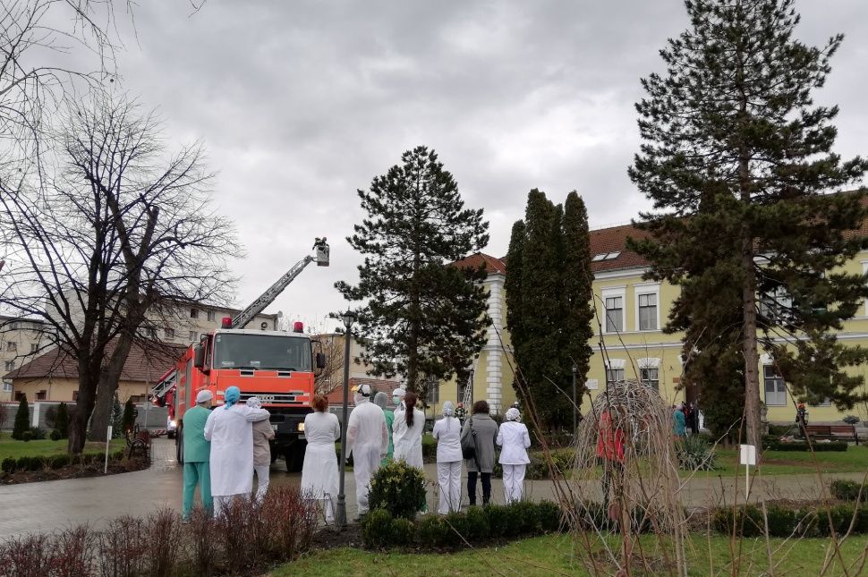 Ezért volt hatalmas füst a kórház udvarán