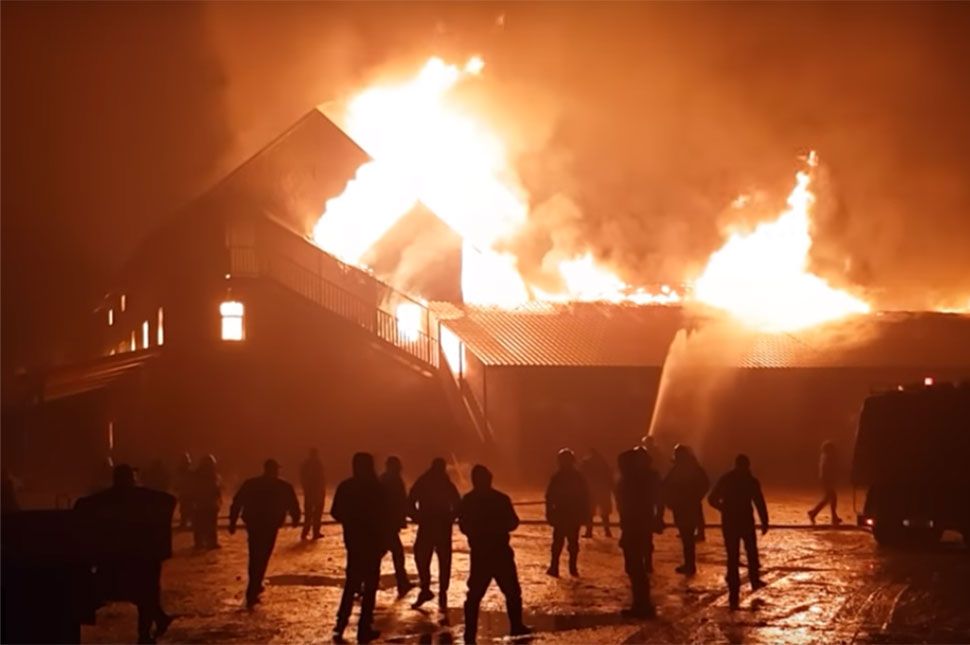 Öt órán keresztül égett a gáter - frissítve!