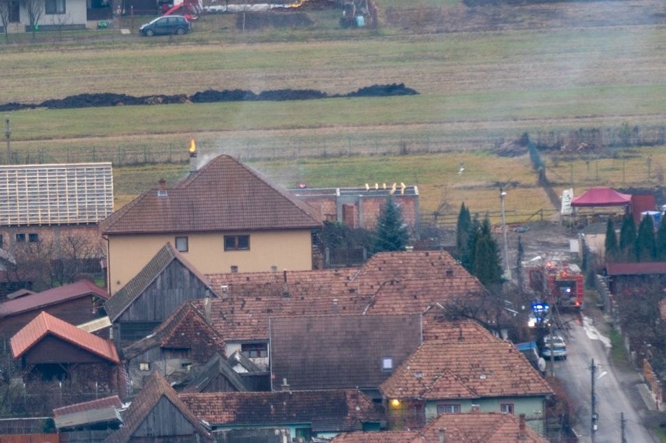 Kémény gyúlt ki, bomba nem robbant