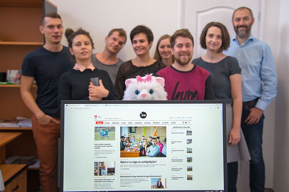 Ki áll az uh.ro mögött?