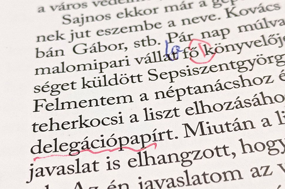 Akarattal hemzseg a hibáktól Ványolós forradalmi könyve