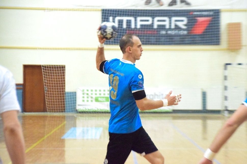 Egy utolsó, nagyon vékony szalmaszál maradt