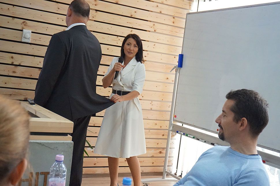 Direkt vagy tongyó, vagy véletlenül?