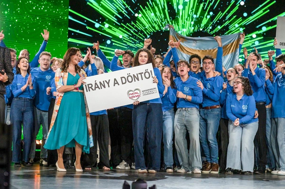 Ötletlenyúlás vagy mismásolás? Így csinált az UIET az Ifjúsági Főváros-pályázatból pártifjúsági projektet