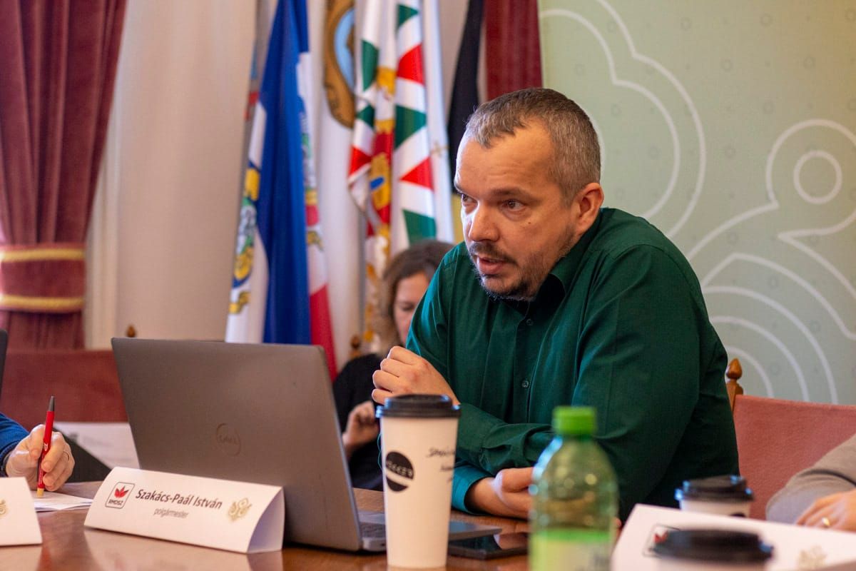 Szakács–Paál István: nem akartam gonoszkodni, de itt lapátoljuk a szart