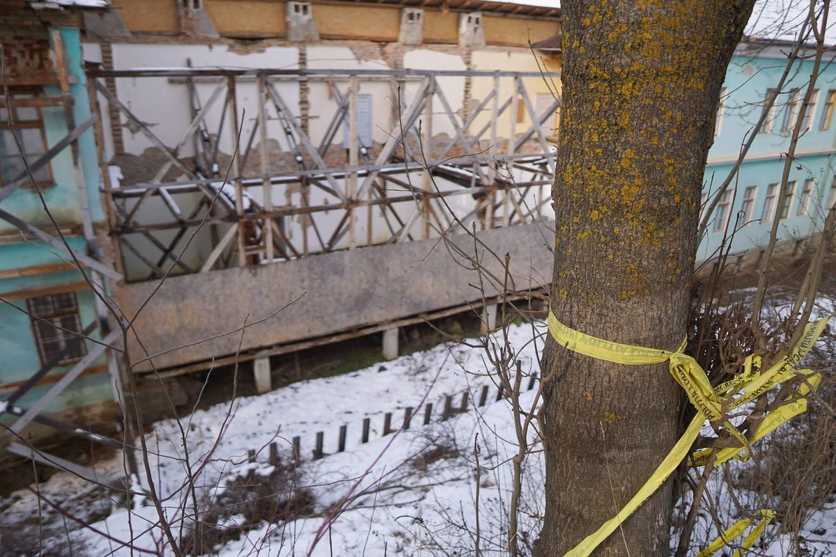 Így fogják az elévülésig húzni a leomlott bentlakás perét?