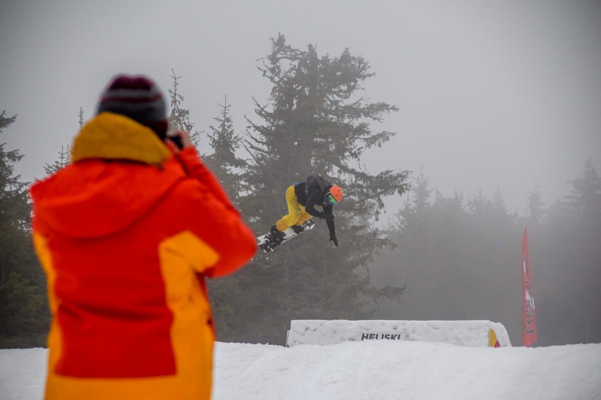 Amikor a friss ecsetvonások és a szaltók találkoznak a húsvéti sonka illatával