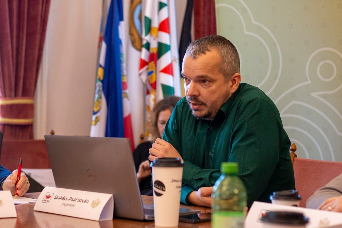 Szakács-Paál István: új lapokkal kell kezdeni a magyar–magyar kapcsolatokat a Tiszával