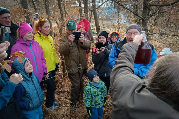 40 éve rejtegetik a bort a Szarkakő alatt