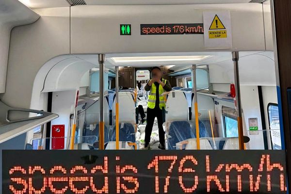 176-tal száguldozott a CFR vonatja