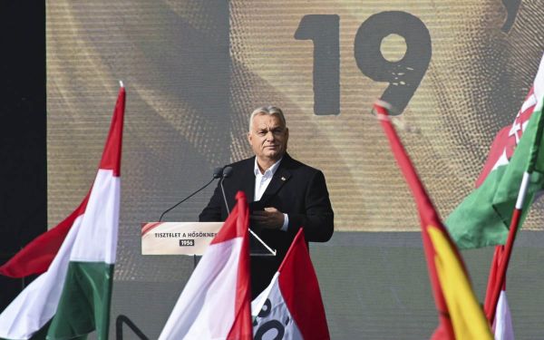 Valami kilép a medréből, de nem a történelem az