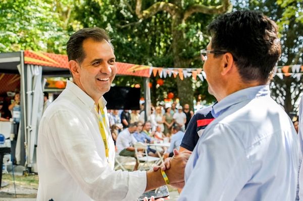 Antal Árpád kezet nyújtott, az AUR szerint ez csapda