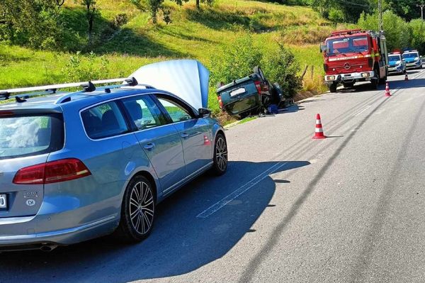 Két autó ütközött össze Lövétebányán