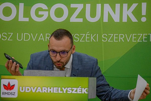 Lehet jelentkezni szenátornak és képviselőnek