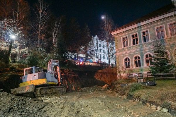 Bentlakásdosszié 1: ezt vallotta a markolós és a kivitelező cég tulajdonosa