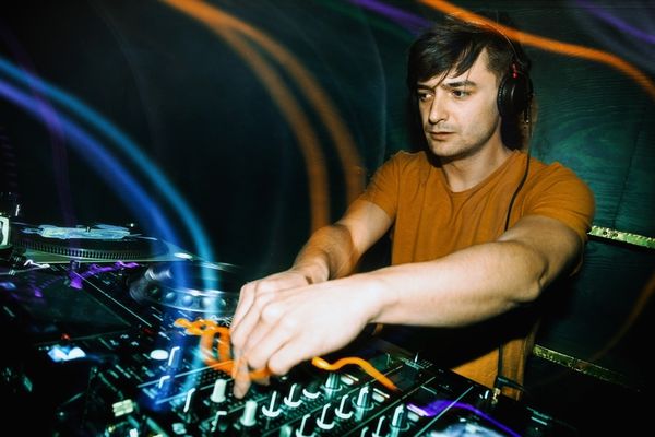 Underground elektronika, ami olyan, mint egy film kép nélkül