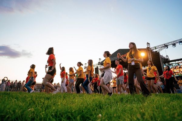 Parov Stelar és Tankcsapda koncert a Gyergyói-medencében