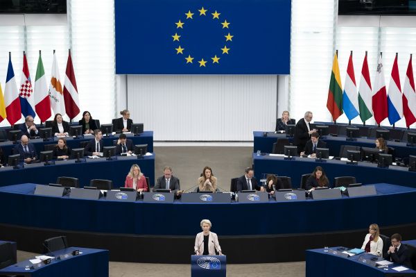 Vincze és Winkler is tartózkodott az új Európai Bizottság megszavazásában
