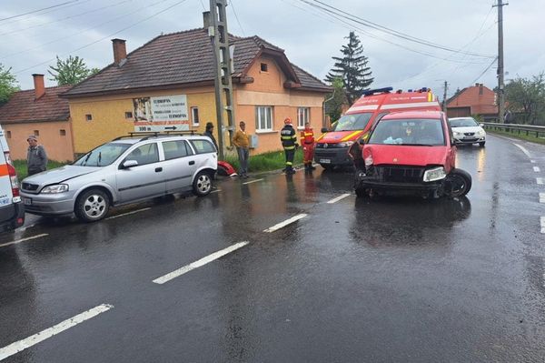 Három autó ütközött össze Csíkdánfalván