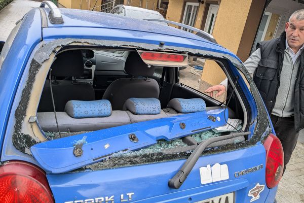 Miért törték össze Gálfi autóját a házakért harcoló cigányok?