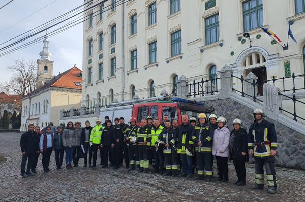 Kihozták a diákok bentlakásban maradt javait
