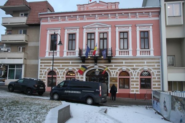 Nyomoznak a Kovászna megyei prefektúrán (frissítve)