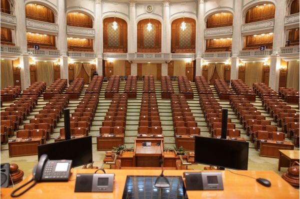 Összeül az új parlament