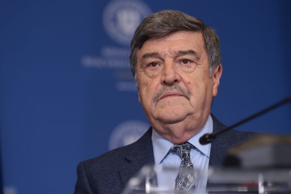 Az USR leváltaná az Állandó Választási Hatóság elnökét
