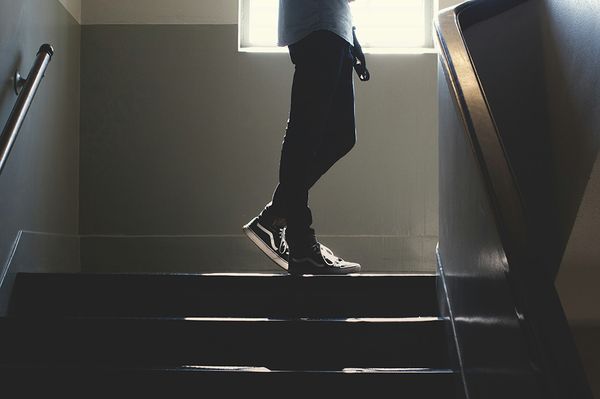 Öt napra tiltották el az iskolától a diákot, aki megverte az osztályfőnökét