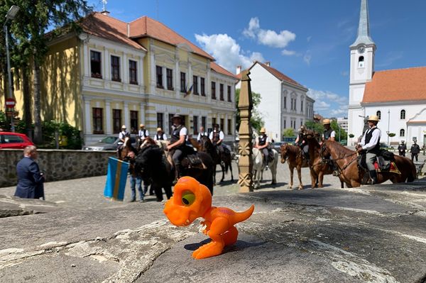 Hogyan befolyásolja a Kínai Kommunista Párt Székelyudvarhely gazdaságát?